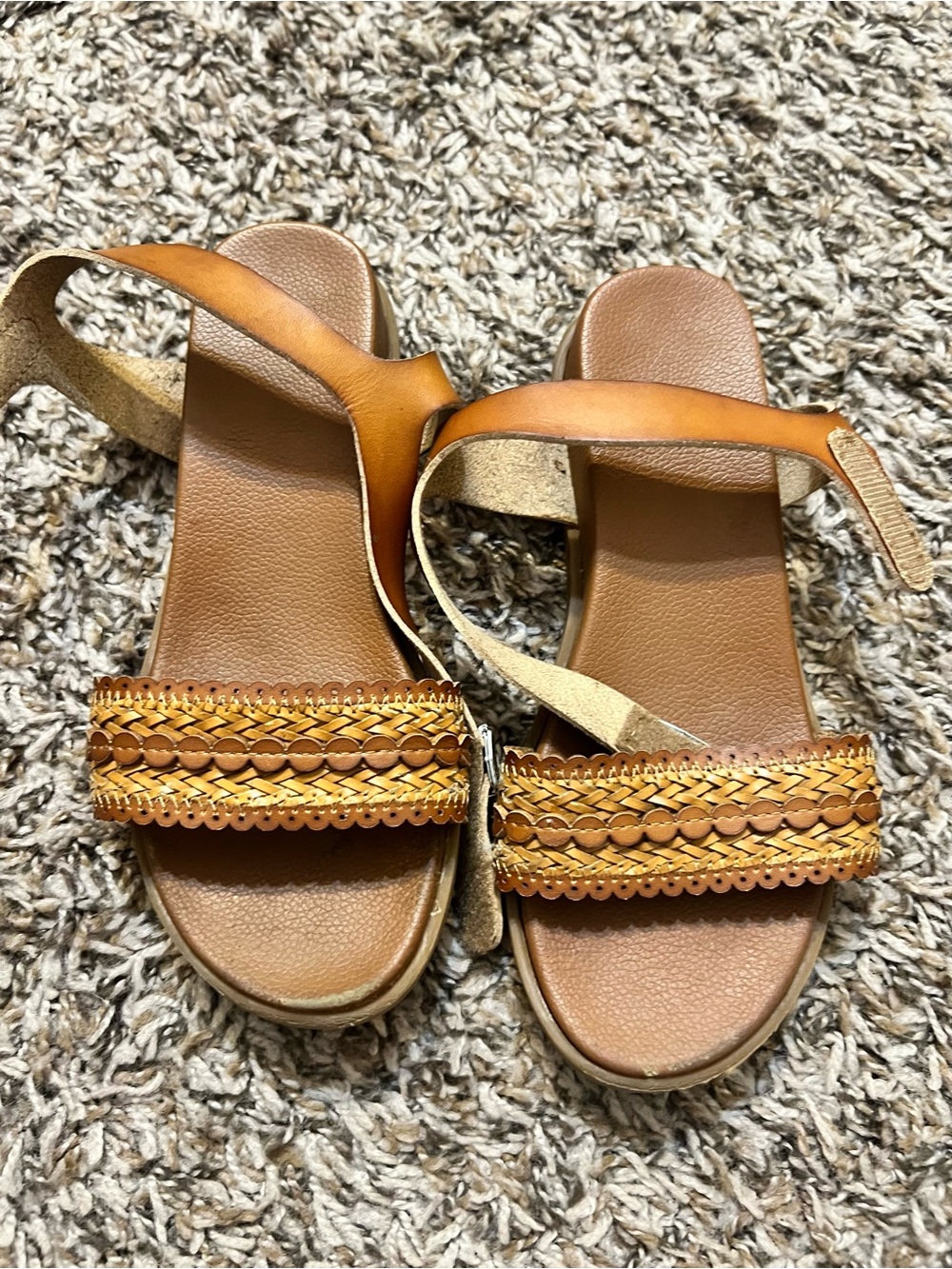 Girl’s brown braided sandals. Size 2